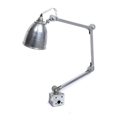 Lot 46 - Memlite style anglepoise lamp