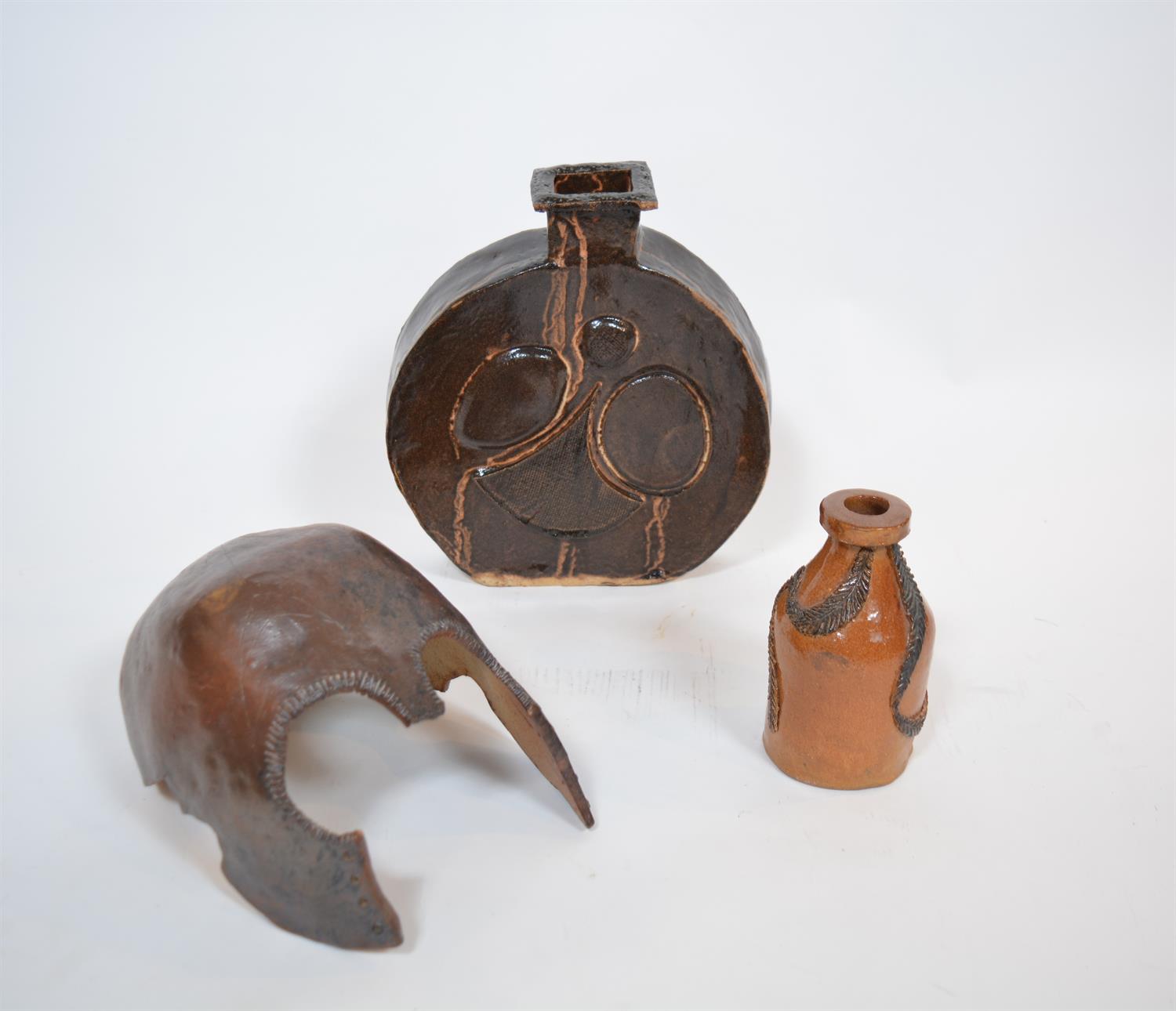 Lot 293 - Collection of studio pottery to include