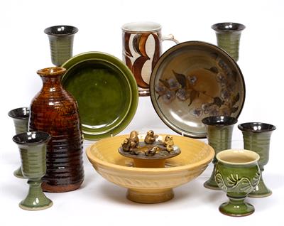 Lot 298 - Selection of studio pottery to include