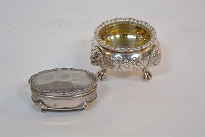 Lot 386 - Georgian silver salt cellar