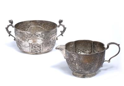 Lot 389 - Silver twin handled bowl