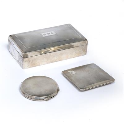 Lot 390 - Silver box