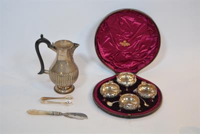 Lot 398 - Cased set of Victorian silver salts