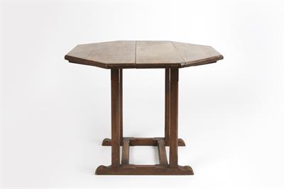 Lot 71 - Cotswold School occasional table