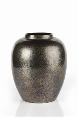 Lot 207 - Poole pottery