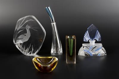 Lot 276 - Collection of studio glass to include