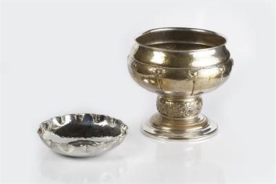 Lot 306 - Arts & Crafts style metalware to include