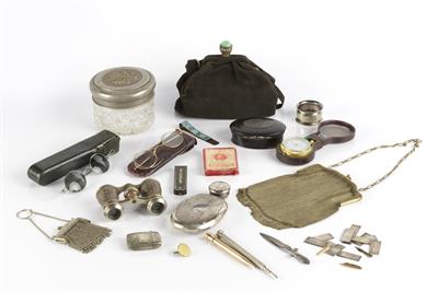 Lot 335 - Opera glasses