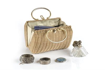 Lot 342 - Collection of costume jewellery