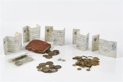 Lot 343 - Collection of coins to include