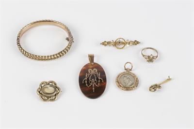 Lot 344 - Collection of Victorian jewellery to include