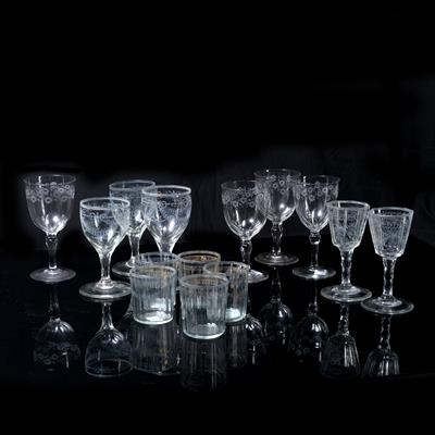 Lot 45 - Collection of glass