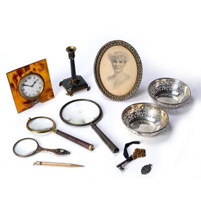 Lot 48 - Collection of objets de vertu