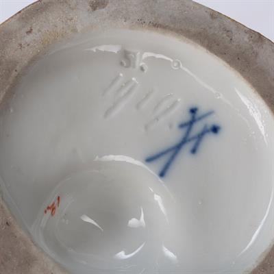 Lot 208 - Porcelain model 'Rape of a Sabine'