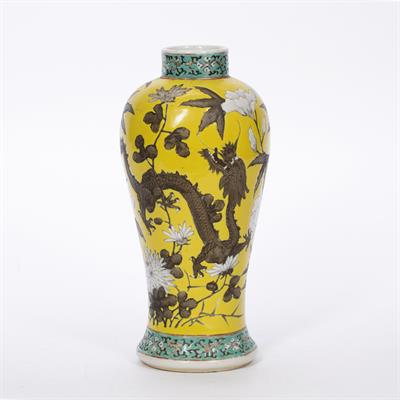 Lot 261 - Canton baluster vase