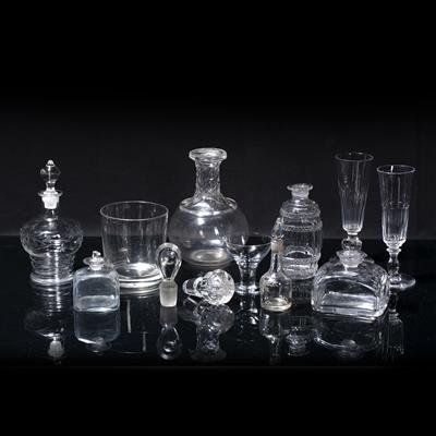 Lot 284 - Group of glass