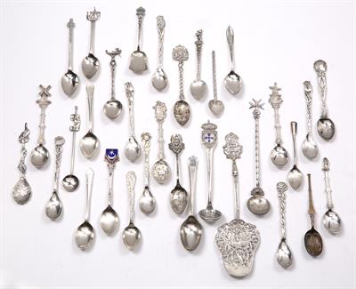 Lot 305 - Two Scottish Provincial silver teaspoons