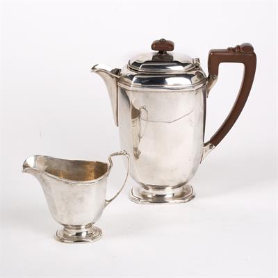 Lot 316 - Silver coffee pot