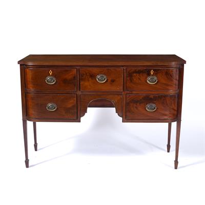 Lot 364 - Mahogany small sideboard