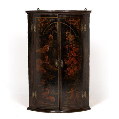 Lot 21 - A GEORGE III BLACK LACQUERED CHINOISERIE DECORATED TWO DOOR HANGING BOW FRONTED CORNER CUPBOARD