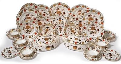 Lot 51 - A ROYAL CROWN DERBY SIX SETTING PORCELAIN DINNER SERVICE