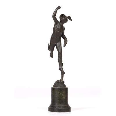 Lot 56 - A SMALL ANTIQUE BRONZE SCULPTURE OF MERCURY