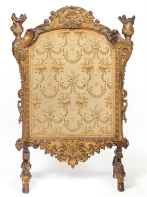Lot 79 - A DECORATIVE GILT FIRE SCREEN