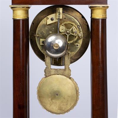Lot 93 - A 19TH CENTURY FRENCH MAHOGANY PORTICO MANTEL CLOCK