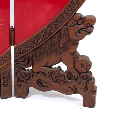 Lot 115 - A JAPANESE STYLE RED LACQUERED MOON SCREEN