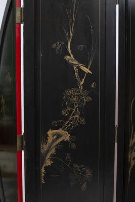 Lot 115 - A JAPANESE STYLE RED LACQUERED MOON SCREEN