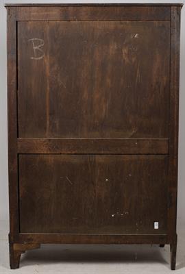 Lot 132 - A 19TH CENTURY DUTCH WALNUT MARQUETRY DECORATED CHEST