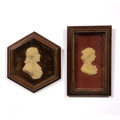 Lot 136 - A LATE 18TH CENTURY WAX RELIEF PORTRAIT MEDALLION