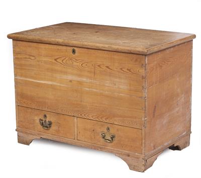 Lot 190 - A VICTORIAN PINE MULE CHEST