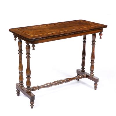 Lot 284 - A VICTORIAN ROSEWOOD CENTRE TABLE