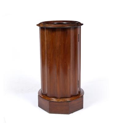 Lot 418 - A VICTORIAN MAHOGANY BASIN STAND OR POT CUPBOARD