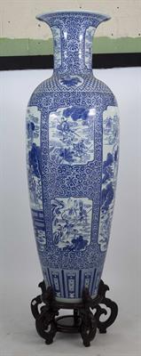 Lot 424 - A PAIR OF VERY LARGE CHINESE BLUE AND WHITE FLOOR VASES