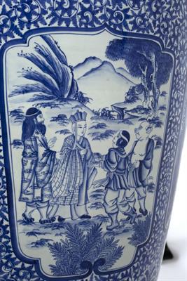 Lot 424 - A PAIR OF VERY LARGE CHINESE BLUE AND WHITE FLOOR VASES