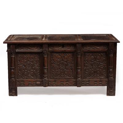 Lot 440 - A 17TH CENTURY OAK COFFER