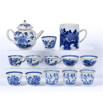 Lot 15 - Group of blue and white porcelain