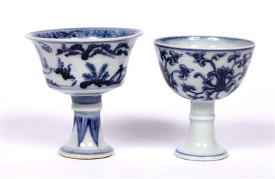 Lot 18 - Export blue and white stem cup
