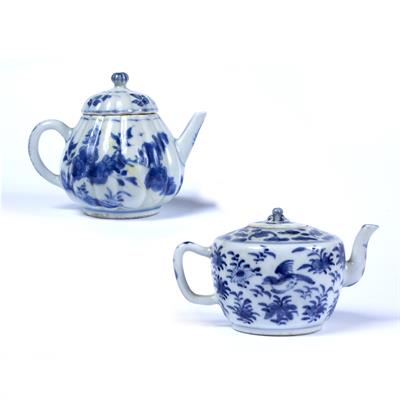 Lot 23 - Two blue and white teapots