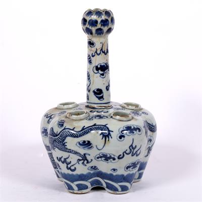 Lot 29 - Blue and white tulip vase