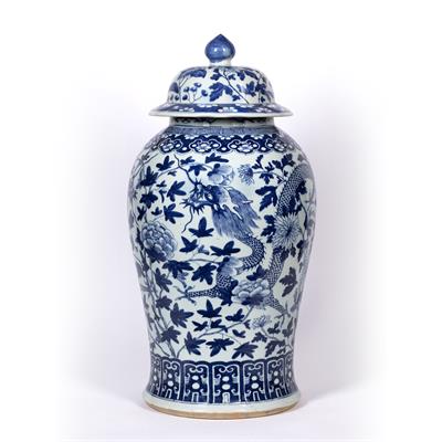 Lot 39 - Blue and white baluster vase