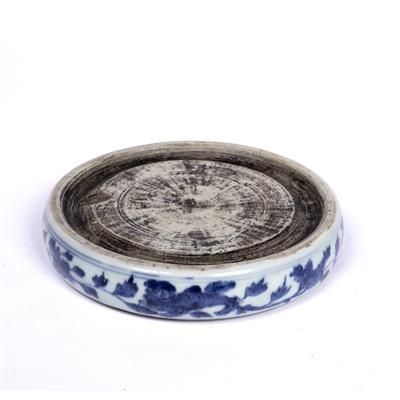 Lot 51 - Blue and white ceramic ink-stone