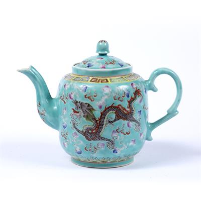 Lot 67 - Porcelain teapot and cover