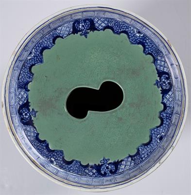 Lot 80 - Porcelain garden seat