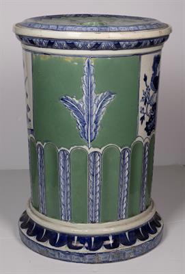 Lot 80 - Porcelain garden seat