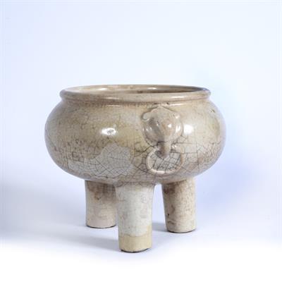 Lot 93 - Blanc de chine tripod censer