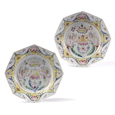 Lot 100 - Pair of porcelain 'Armorial' octagonal plates