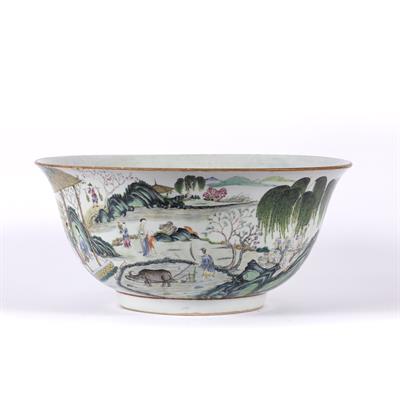 Lot 139 - Large porcelain punch bowl